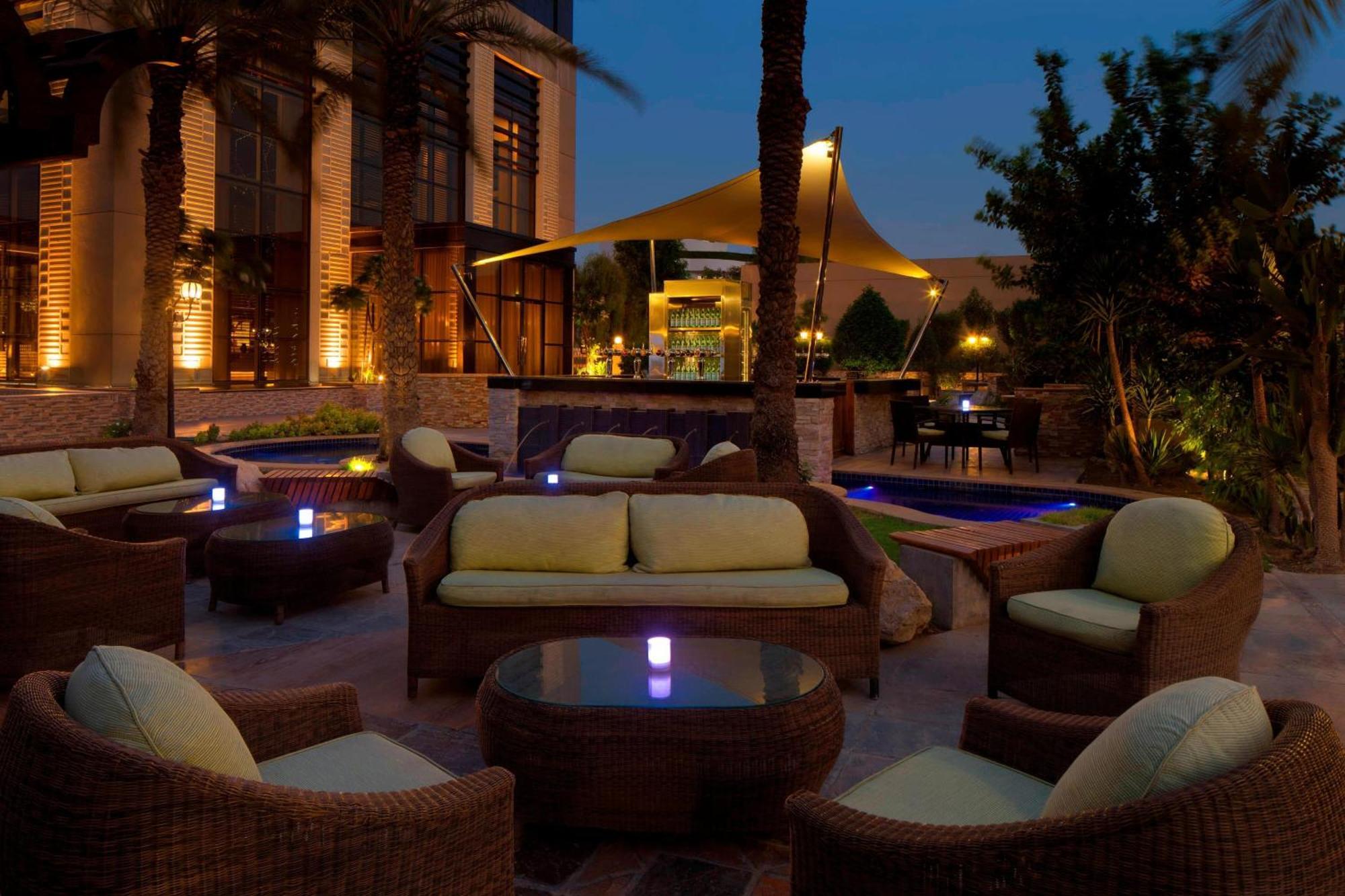 Le Meridien Dubai Hotel & Conference Centre Exterior photo The Westin Cairo