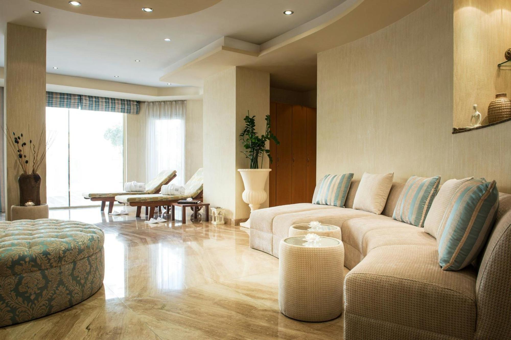 Le Meridien Dubai Hotel & Conference Centre Exterior photo