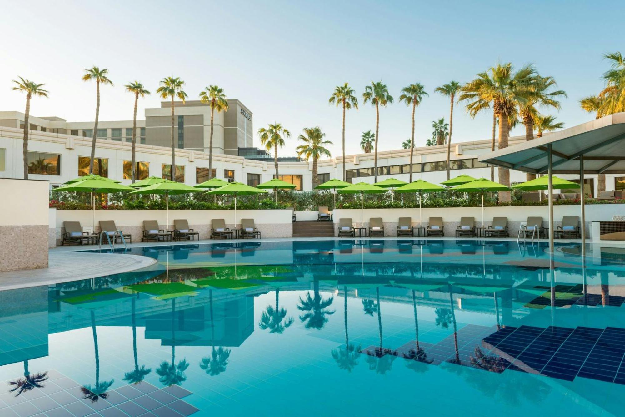 Le Meridien Dubai Hotel & Conference Centre Exterior photo