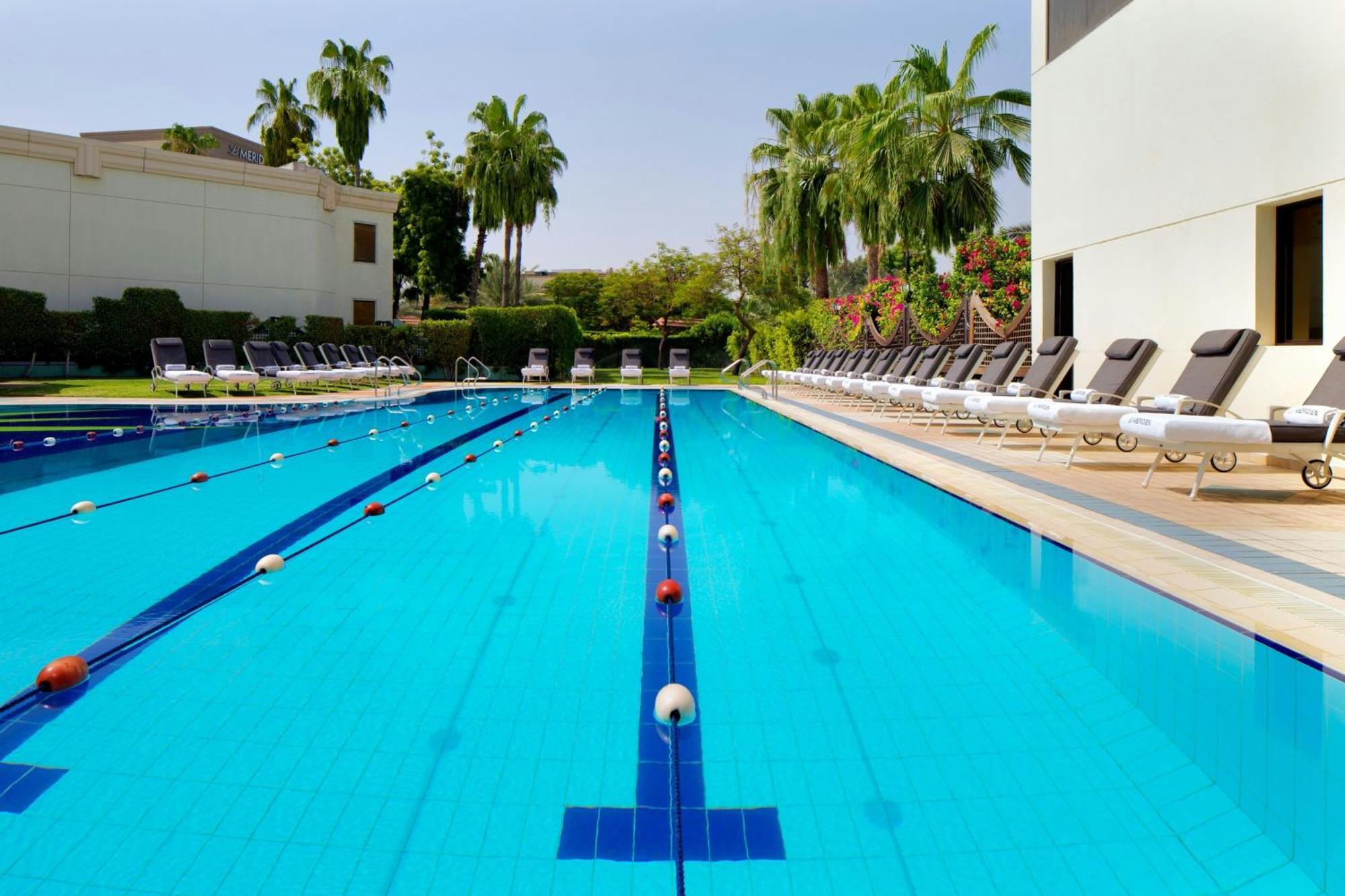 Le Meridien Dubai Hotel & Conference Centre Exterior photo